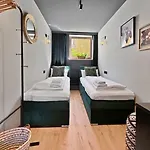 Flatista Homes - Jungle House Münih