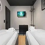 Flatista Homes - Jungle House Daire