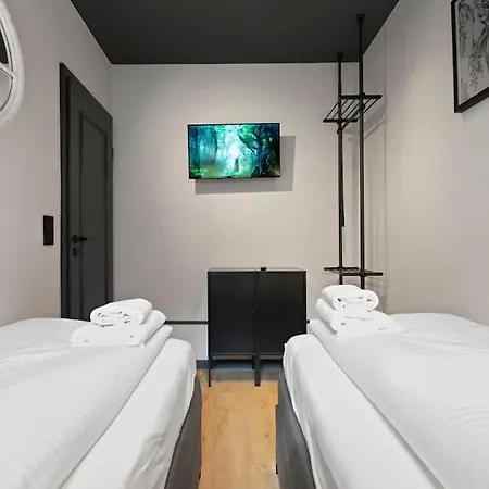 Flatista Homes - Jungle House Apartment