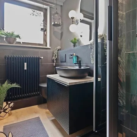 Flatista Homes - Jungle House