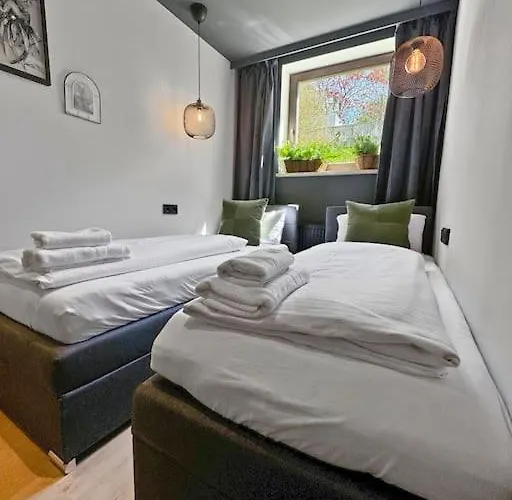 Flatista Homes - Jungle House Lejlighed