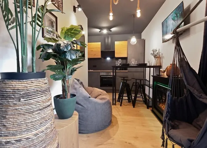 Flatista Homes - Jungle House München